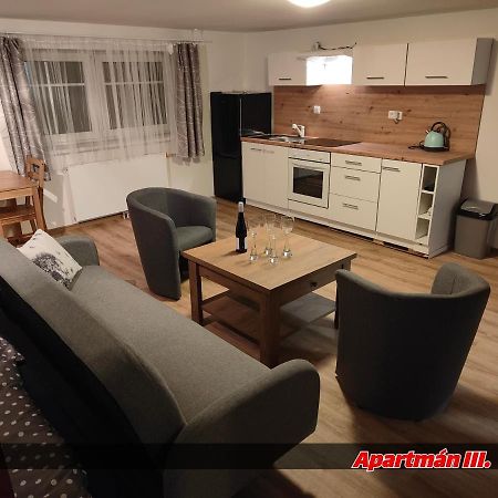 Apartmany Na Ceste Desná エクステリア 写真