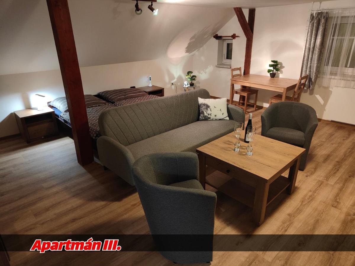 Apartmany Na Ceste Desná エクステリア 写真
