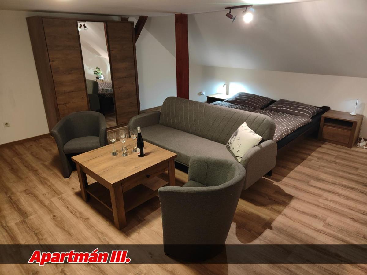 Apartmany Na Ceste Desná エクステリア 写真