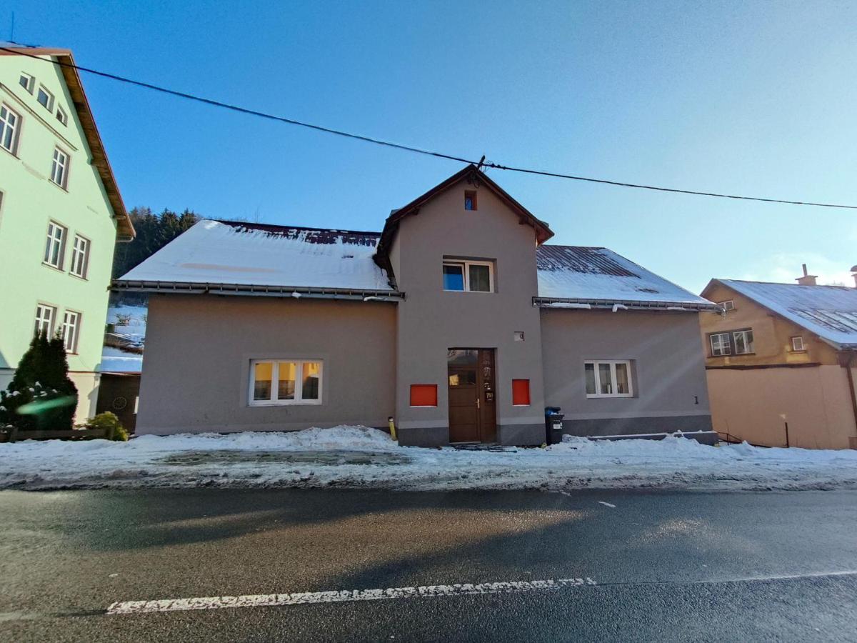Apartmany Na Ceste Desná エクステリア 写真